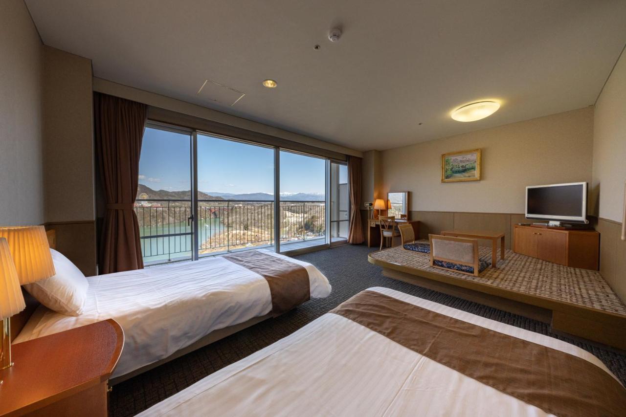 Enakyo Onsen Hotel Yuzuriha Экстерьер фото